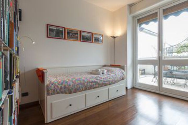 Room 13 of 27