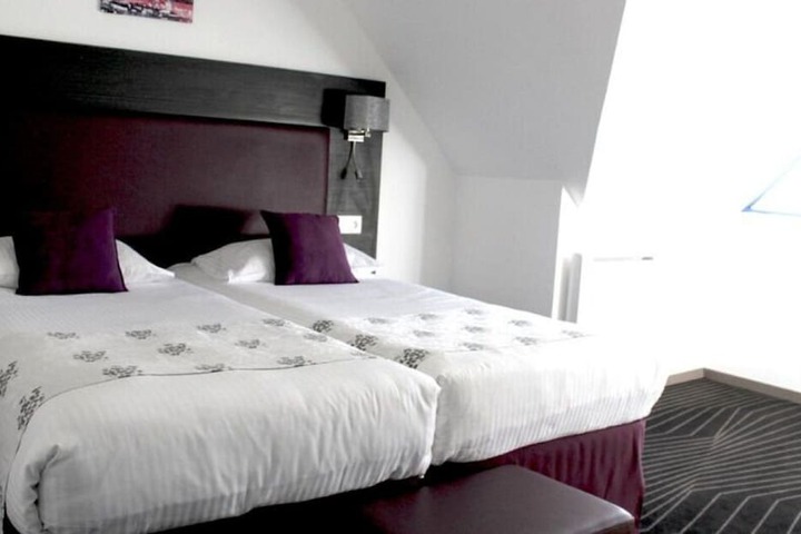 Room 15 of 53