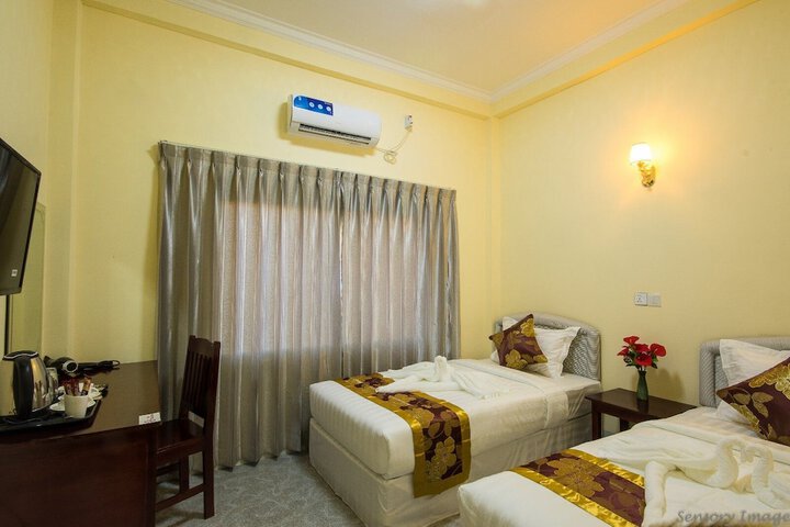 Room 13 of 21