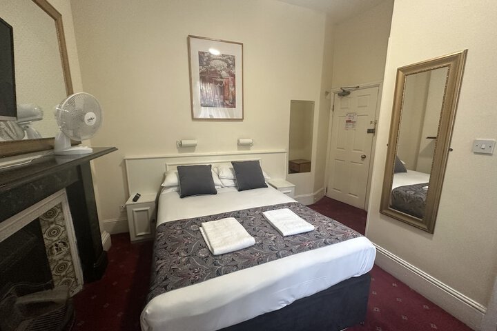 Room 30 of 89