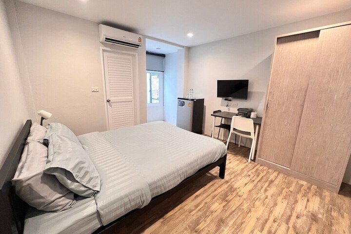 Room 8 of 37