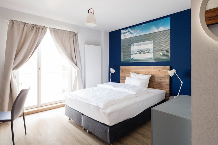 Room 6 of 34