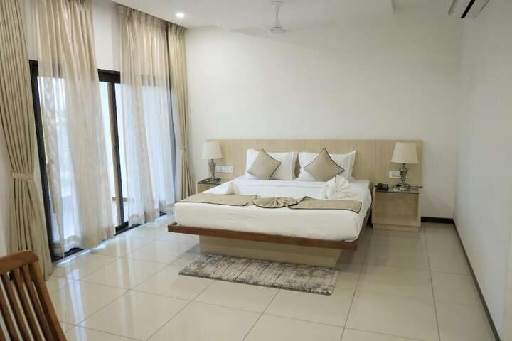 Room 14 of 27
