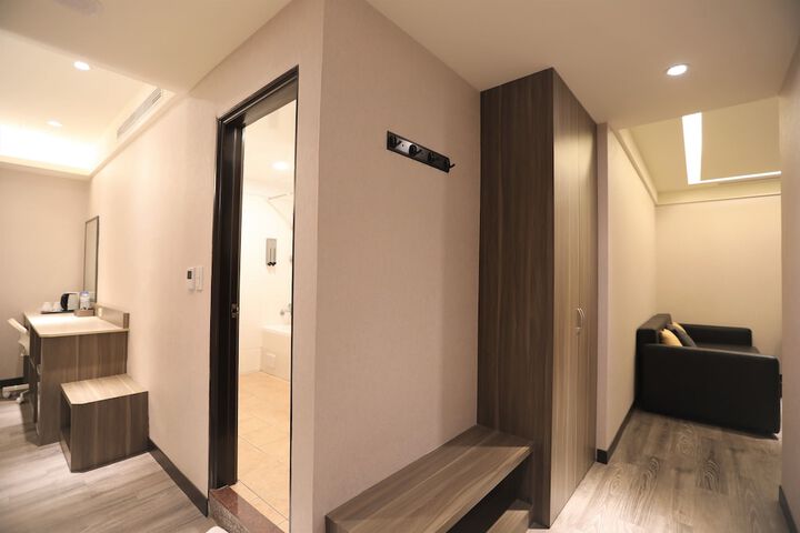 Room 60 of 79