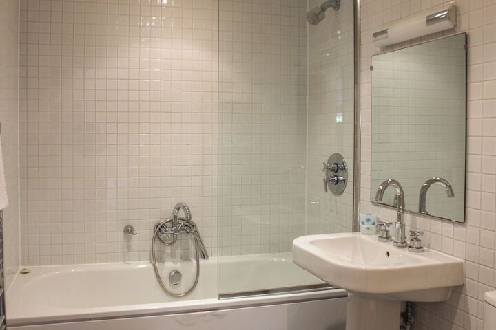 Room 2 of 20