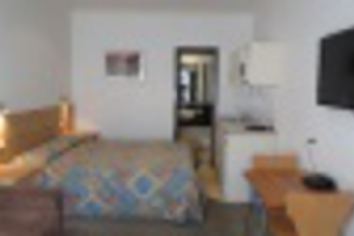 Room 100 of 120