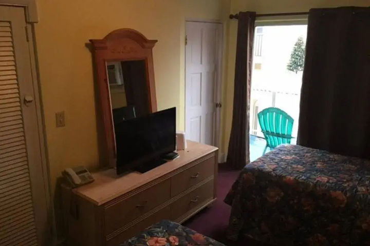 Room 3 of 13