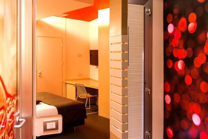 Room 10 of 95