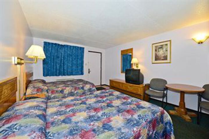 Room 8 of 11