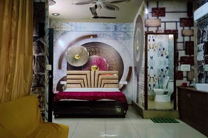 Room 15 of 23