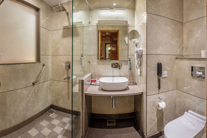 Room 27 of 55