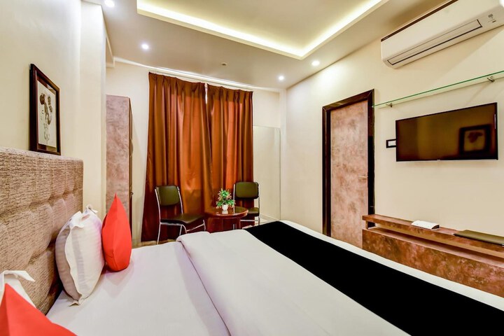 Room 16 of 37