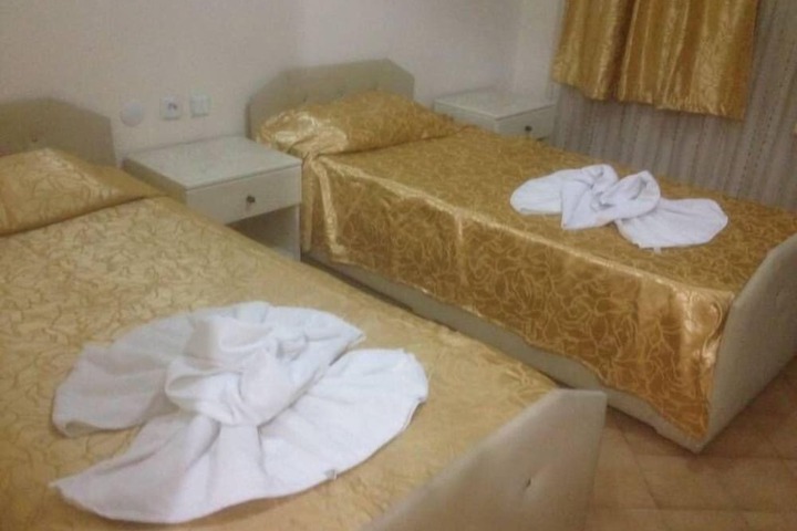 Room 4 of 20