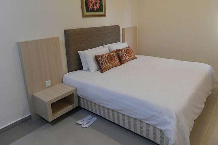 Room 14 of 30