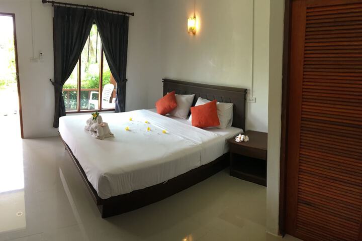 Room 35 of 84