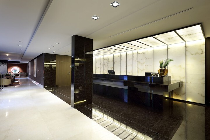 Hotel Lobby
