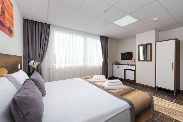 Room 13 of 64