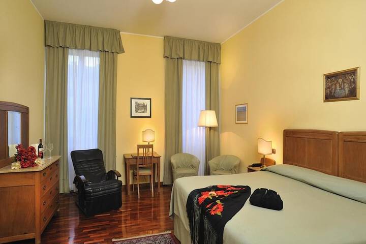 Room 6 of 31