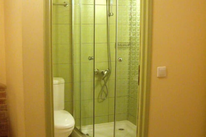 Room 16 of 41