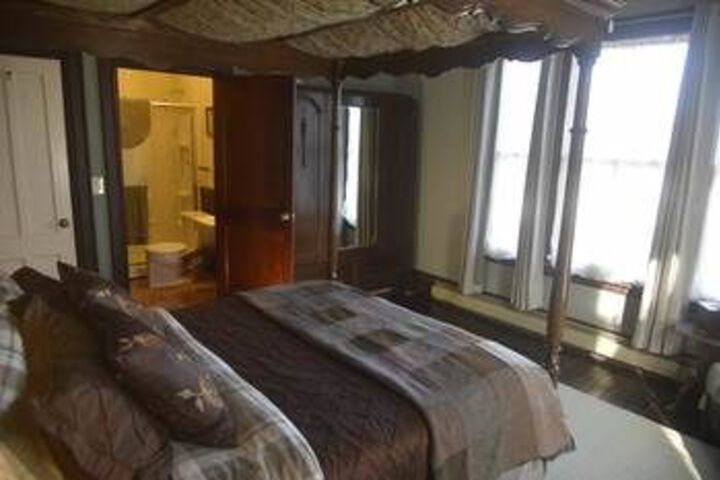 Room 18 of 36