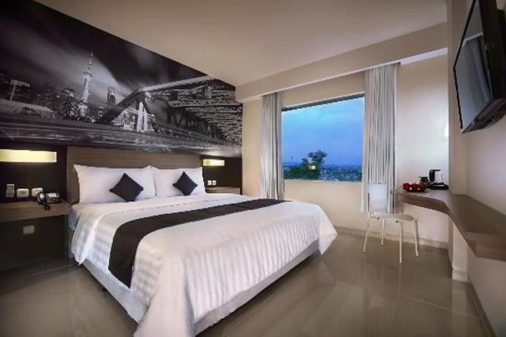 Room 8 of 17