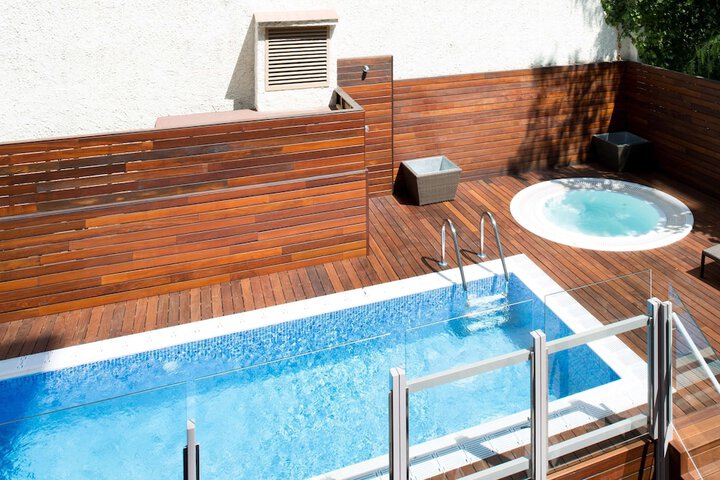 Pool 37 of 50