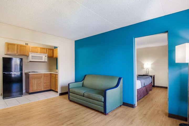 Studio 2 Queen Beds Kitchenette (13 of 16)