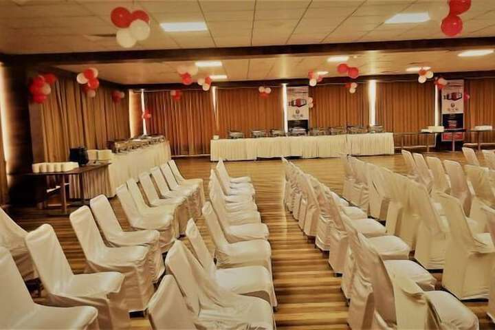 Ballroom/Hall 18 of 25