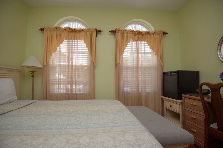 Room 21 of 77
