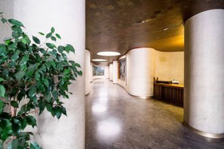 Ballroom/Hall 11 of 21