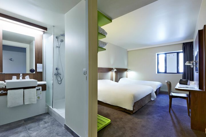 Room 15 of 43