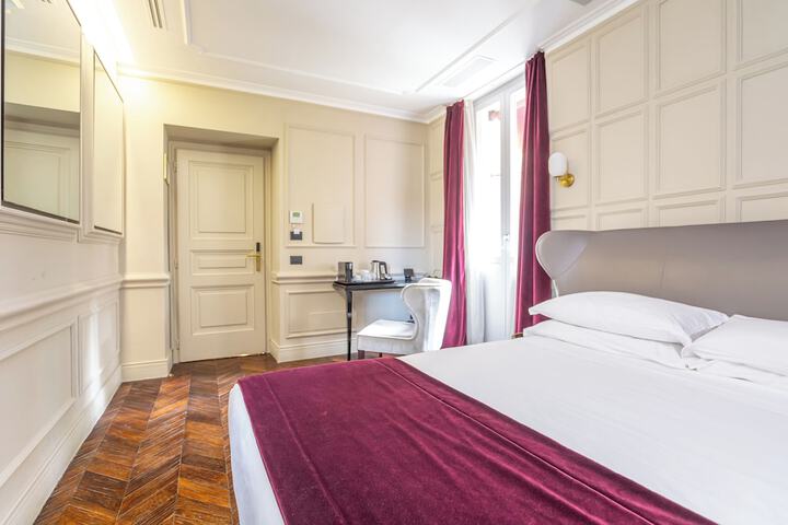 Room 27 of 65