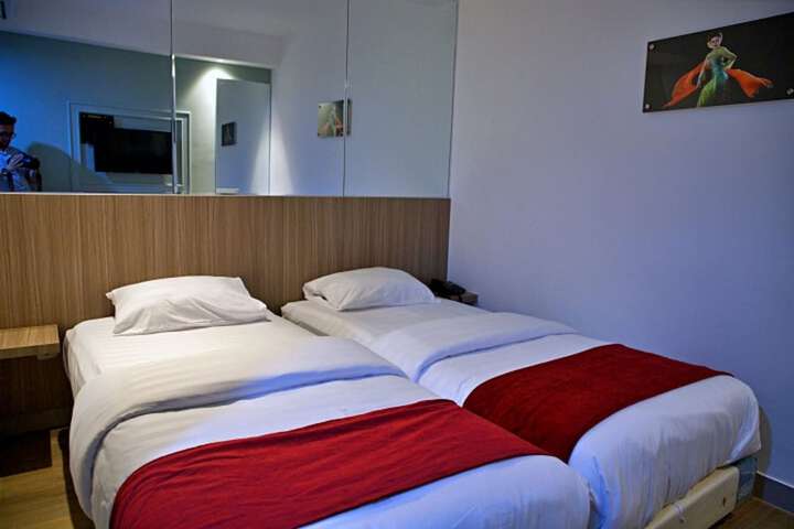 Room 6 of 22