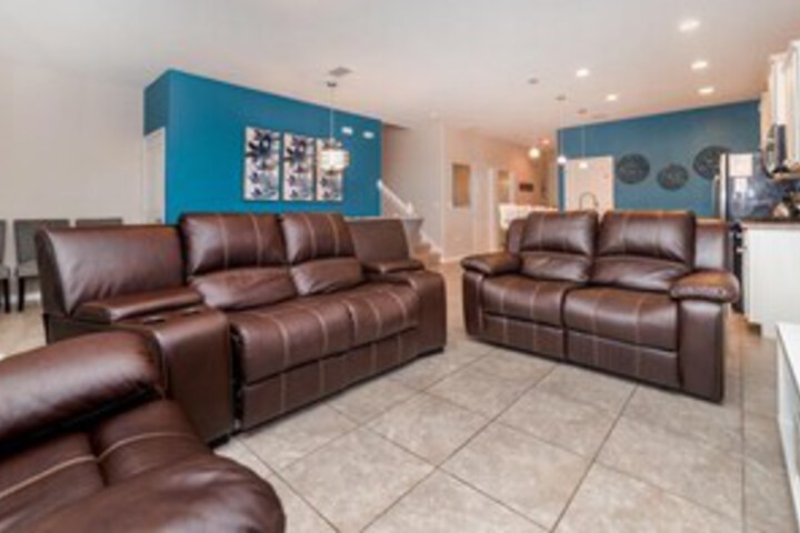 Room 9 of 28