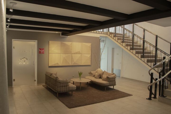 Guest Lobby
