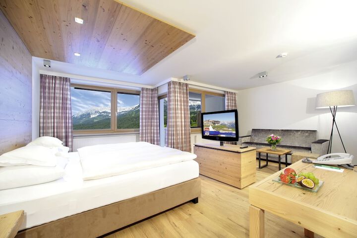 Room 9 of 94