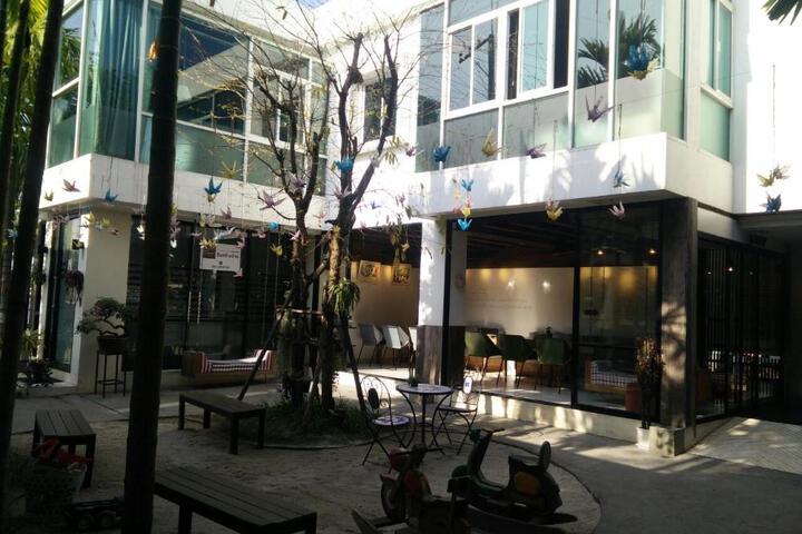 Kin Lom Chom View