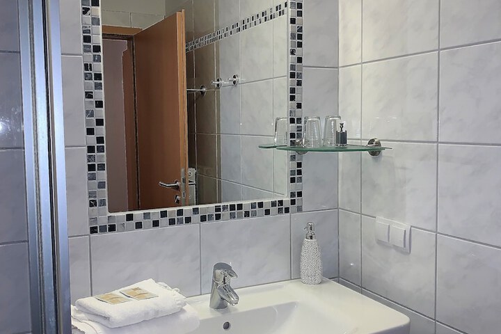 Room 9 of 22