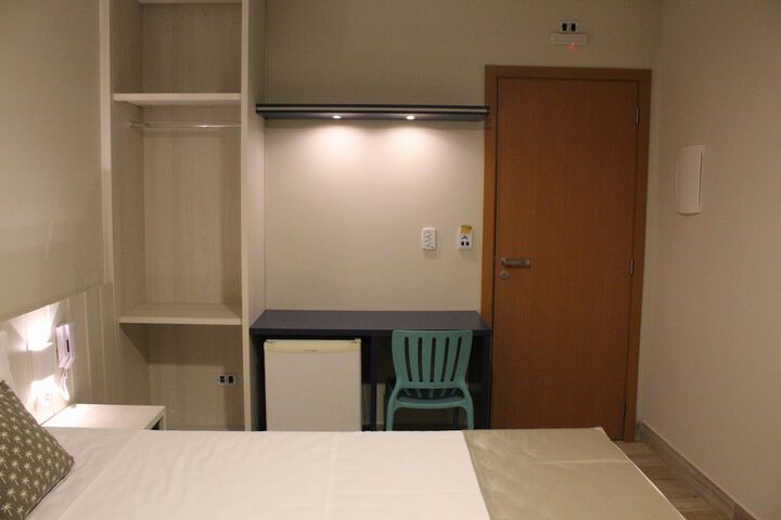 Room 20 of 99