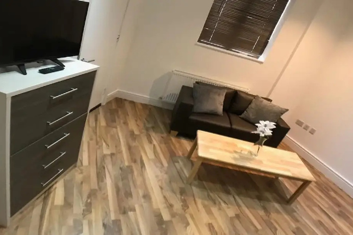 Room 6 of 14