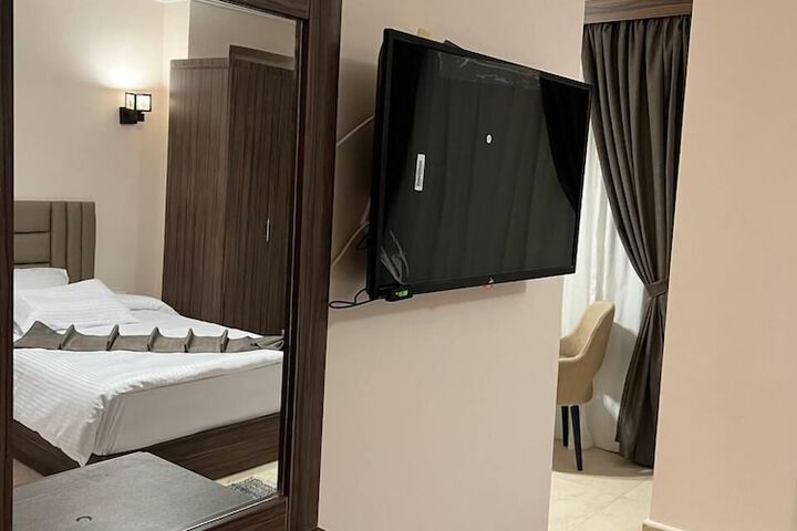 Room 38 of 125