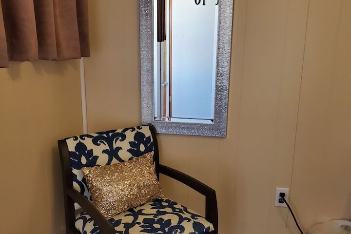Room 17 of 32