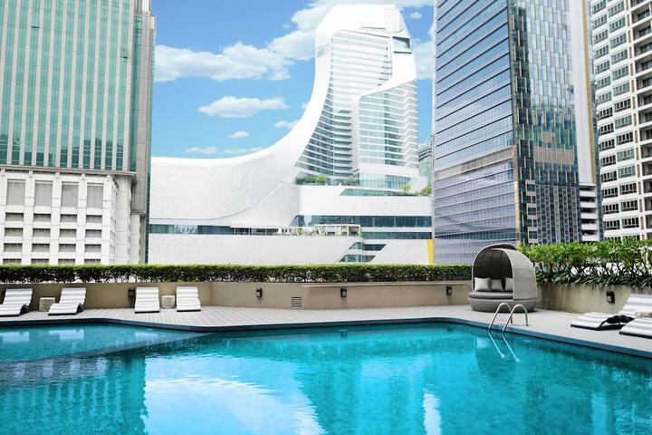 Pool 44 of 79