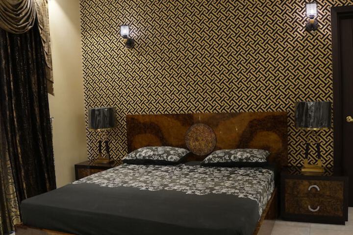 Room 9 of 23