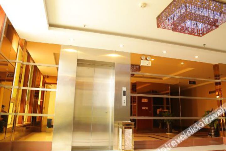 Hotel Interior 12 of 38