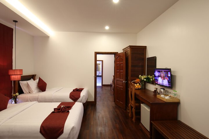 Room 5 of 73