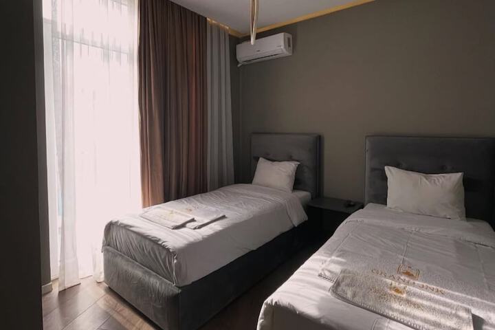 Room 10 of 42