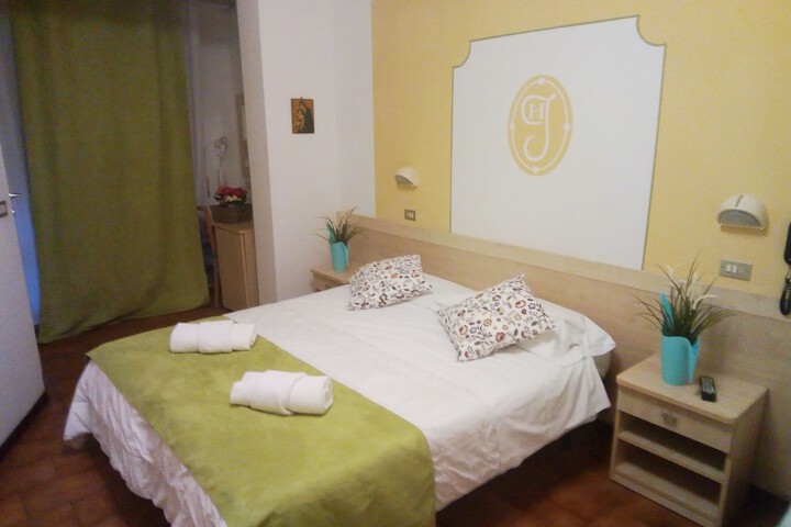 Room 20 of 35