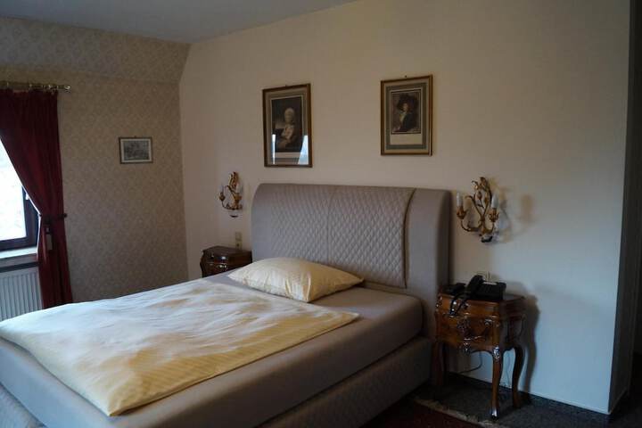 Room 8 of 45