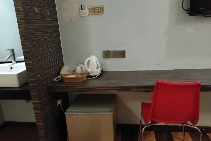 Room 19 of 66